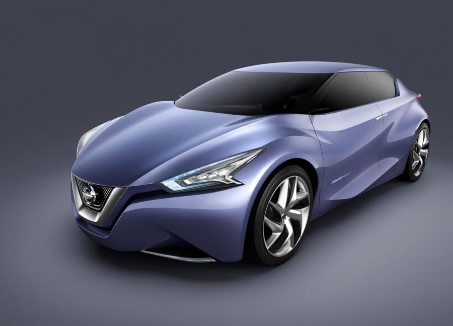  Nissan Friend-Me 2013 года  (фото 34 из 38)
